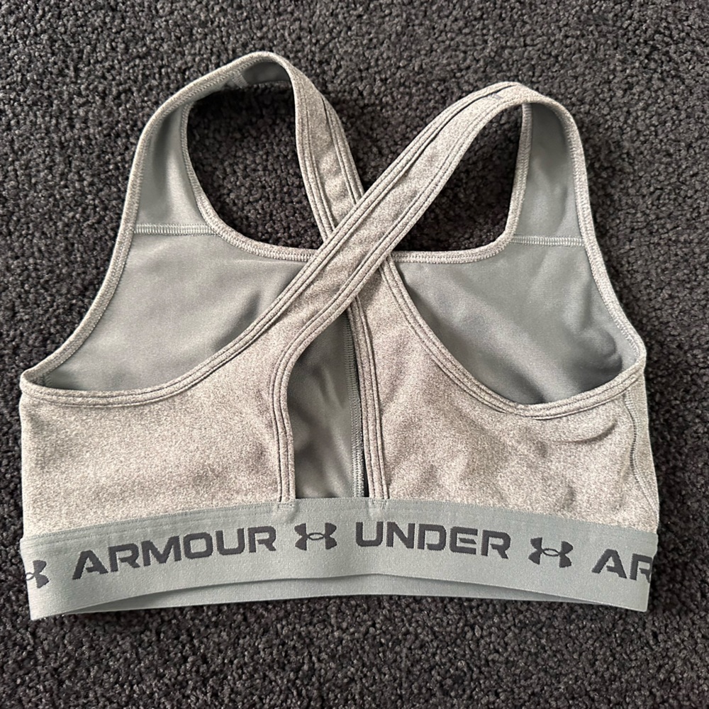 Under Armour Sports Bra, . Medium support. Size M, Grey, Gently worn
